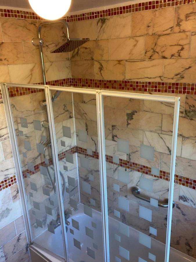 Beautiful 2 Bedroom & Balcony Flat In Central Лондон Екстериор снимка