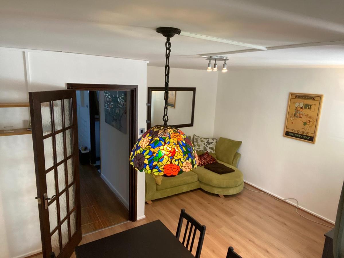 Beautiful 2 Bedroom & Balcony Flat In Central Лондон Екстериор снимка